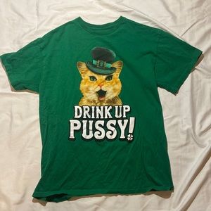 Thrifted graphic cat tee